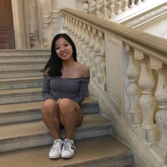 Meet your Posher, Stephanie - Picture 1 of 1